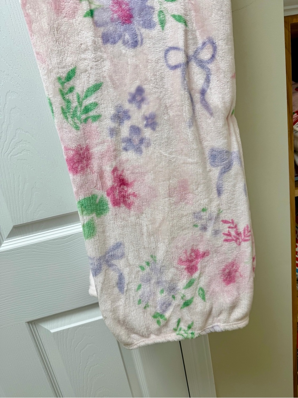 Nanette Lepore Plush Throw Blanket - Picture 4 of 4